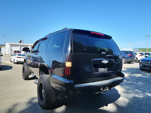 Used 2009 Chevrolet Tahoe LT w/ Luxury Package AWD/4WD image 3