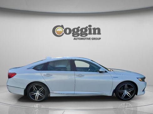 Certified 2022 Honda Accord Touring image 7