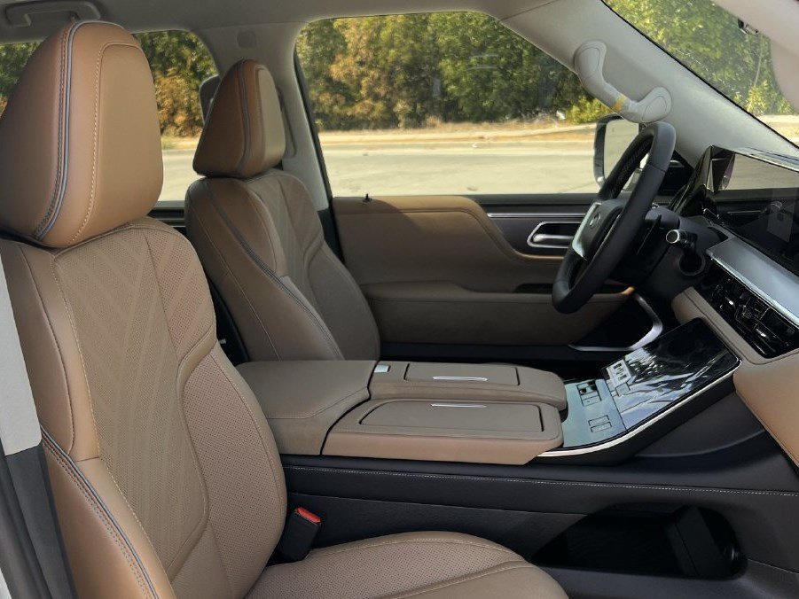 New 2027 INFINITI QX80 Luxe RWD image 23
