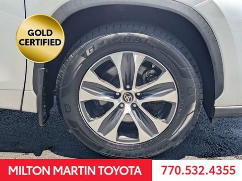 Certified 2024 Toyota Highlander XLE AWD/4WD image 15
