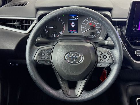 Used 2025 Toyota Corolla LE image 34