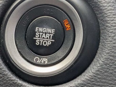 Used 2018 Dodge Durango R/T w/ Technology Group AWD/4WD image 29