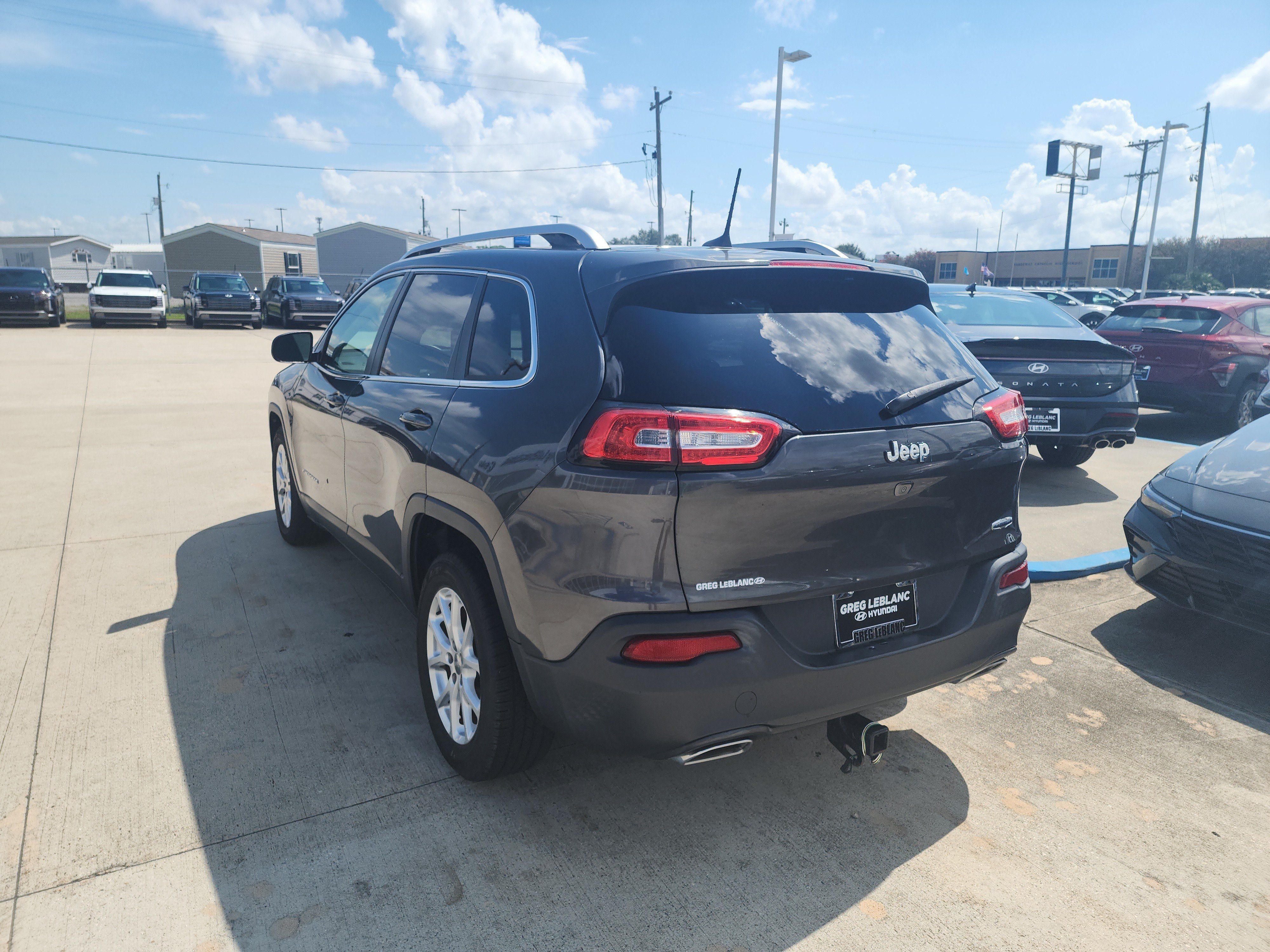 Used 2016 Jeep Cherokee Latitude w/ Comfort & Sound Group FWD image 5
