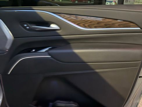 Used 2024 Cadillac Escalade ESV Premium Luxury Platinum w/ Heavy-Duty Trailer Package image 15