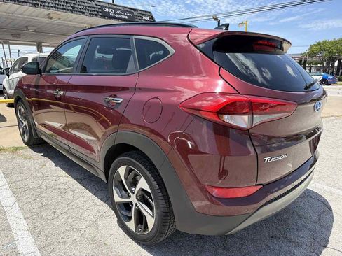 Used 2016 Hyundai Tucson Limited w/ Option Group 03 FWD image 4