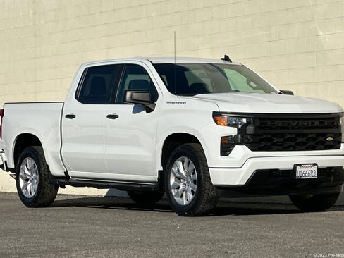Certified 2022 Chevrolet Silverado 1500 Custom image 1