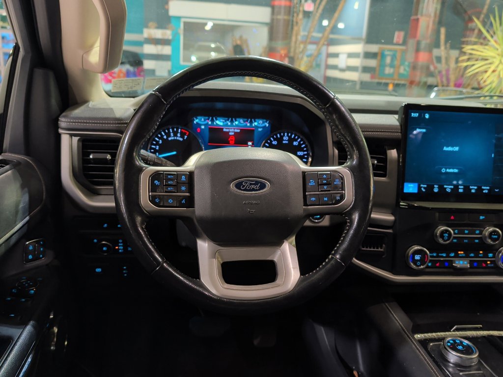 Used 2023 Ford Expedition Max XLT AWD/4WD image 2