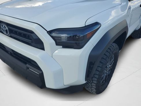 Certified 2025 Toyota 4Runner SR5 AWD/4WD image 25
