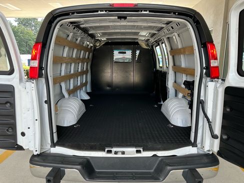 Used 2025 GMC Savana 2500 w/ Driver Convenience Package RWD image 20