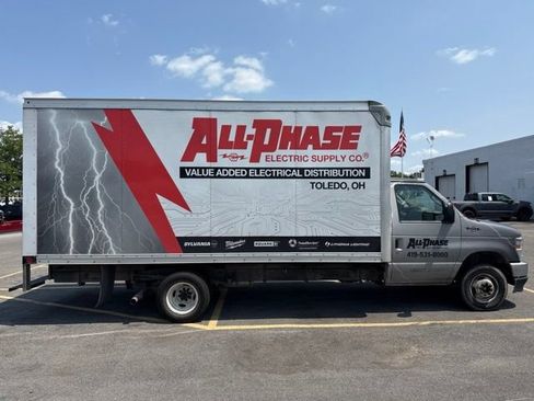 Used 2022 Ford E-450 and Econoline 450 Super Duty RWD image 6