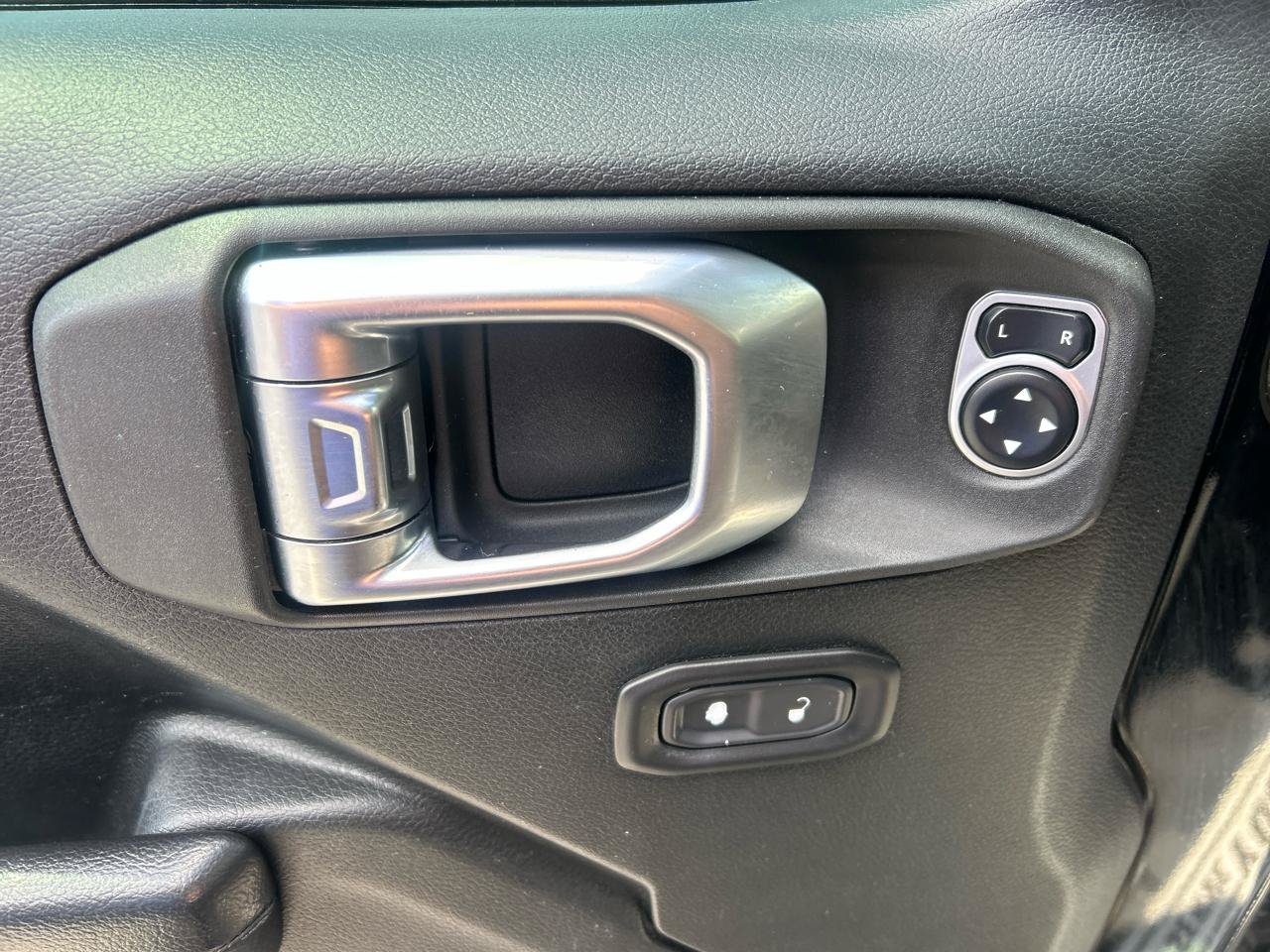 Used 2019 Jeep Wrangler Unlimited Sport S AWD/4WD image 13