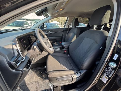Used 2025 Kia Sportage LX FWD image 37