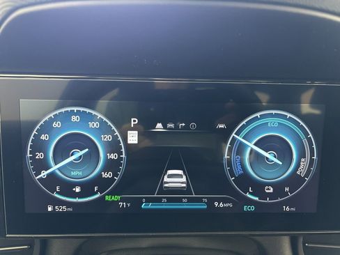 Used 2025 Hyundai Elantra SEL FWD image 24