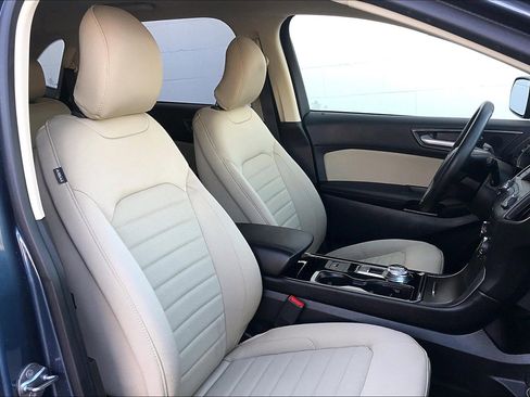 Used 2019 Ford Edge SE image 8