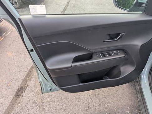 Certified 2025 Hyundai Kona SE AWD/4WD image 14
