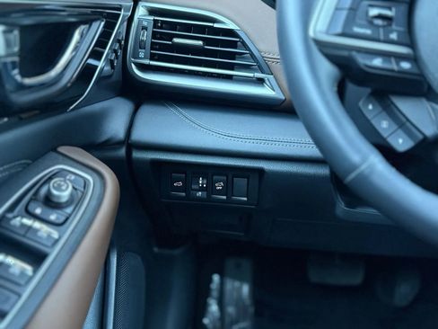 Used 2022 Subaru Outback Touring w/ Popular Package #2 image 28