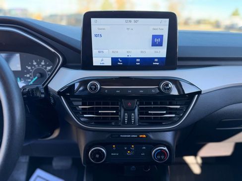 Used 2022 Ford Escape SE image 15