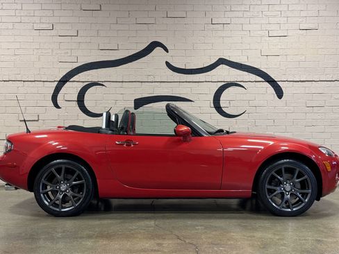 Used 2006 MAZDA MX-5 Miata 3rd Generation Limited image 2