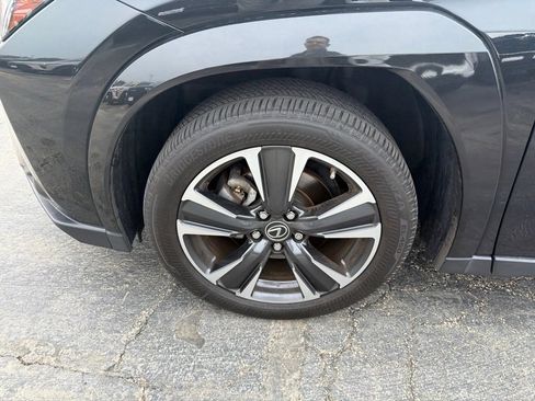 Used 2024 Lexus UX 250h AWD w/ Premium Package image 2