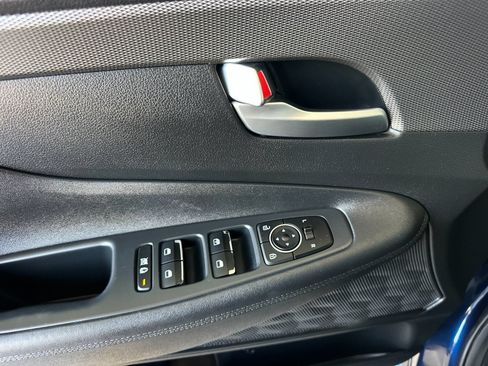 Used 2019 Hyundai Santa Fe SE FWD image 10