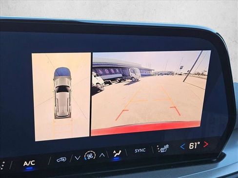 New 2026 Chevrolet Traverse LT w/ Driver Confidence Package image 13