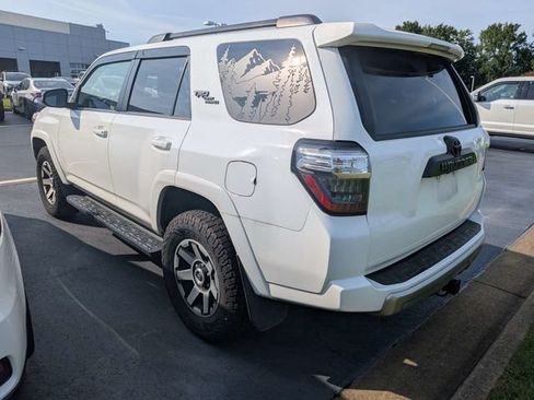 Used 2021 Toyota 4Runner TRD Off-Road Premium AWD/4WD image 4