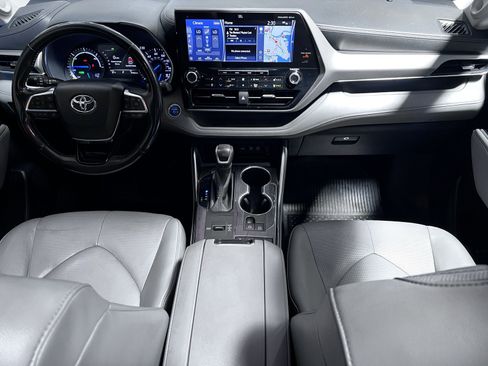 Used 2020 Toyota Highlander Limited Platinum image 12