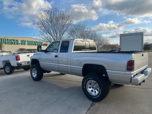 Used 2002 Dodge Ram 2500 Truck 4x4 Quad Cab image 2