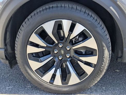 Used 2025 Ford Explorer Platinum w/ LUX Leather Package image 32