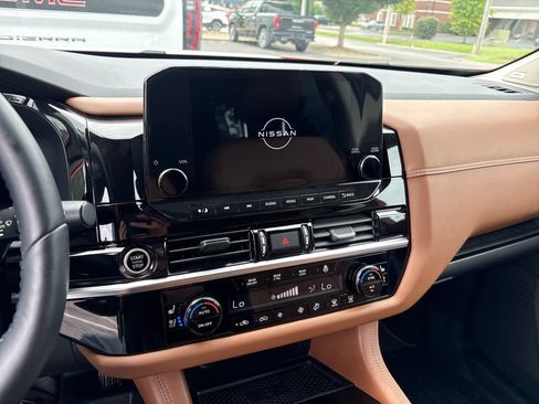 Used 2023 Nissan Pathfinder Platinum w/ Lighting Package (N93) AWD/4WD image 21