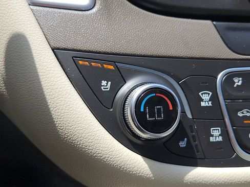 Used 2020 Chevrolet Malibu Premier FWD image 22