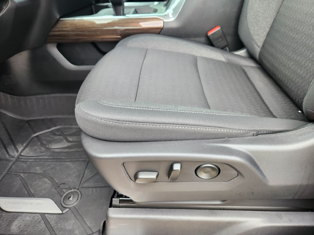 New 2026 Chevrolet Silverado 1500 RST w/ Redline Edition AWD/4WD image 17