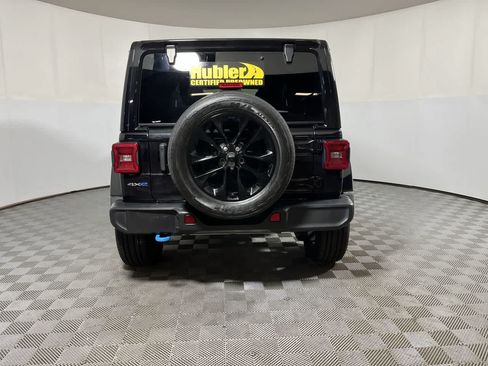 Used 2023 Jeep Wrangler Unlimited Sahara w/ Cold Weather Group AWD/4WD image 7