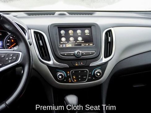 Used 2022 Chevrolet Equinox LT w/ Driver Convenience Package image 11