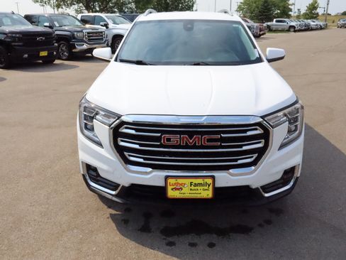 Used 2023 GMC Terrain SLT AWD/4WD image 2