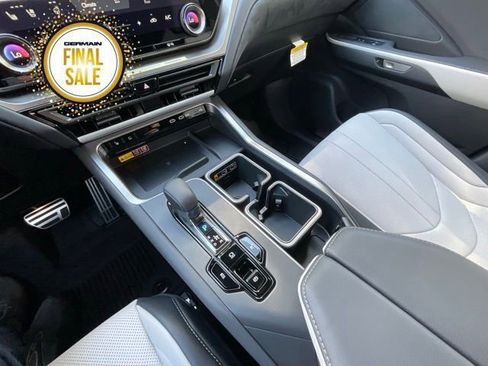 New 2025 Lexus TX 500h AWD image 21