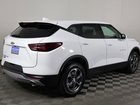 Used 2025 Chevrolet Blazer LT image 6