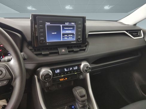 Used 2022 Toyota RAV4 XLE image 24