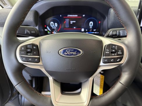 New 2026 Ford Explorer Active RWD image 29