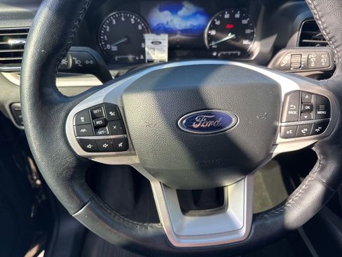 Used 2023 Ford Explorer XLT w/ Equipment Group 202A image 8