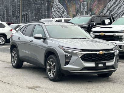 Used 2025 Chevrolet Trax LT