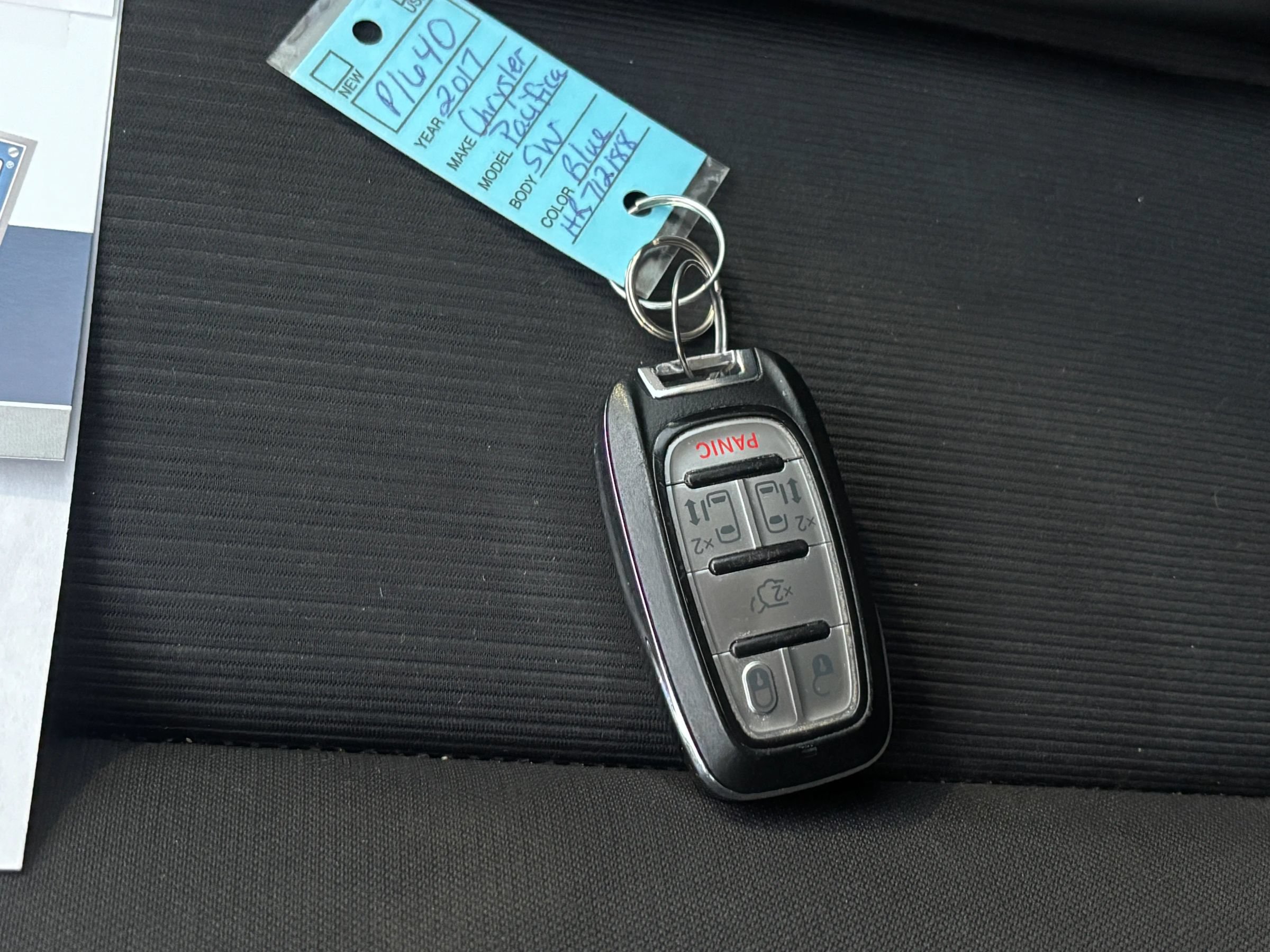 Used 2017 Chrysler Pacifica Touring FWD image 28