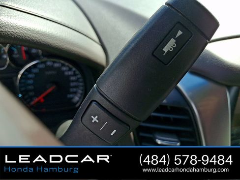 Used 2015 Chevrolet Suburban LT AWD/4WD image 16