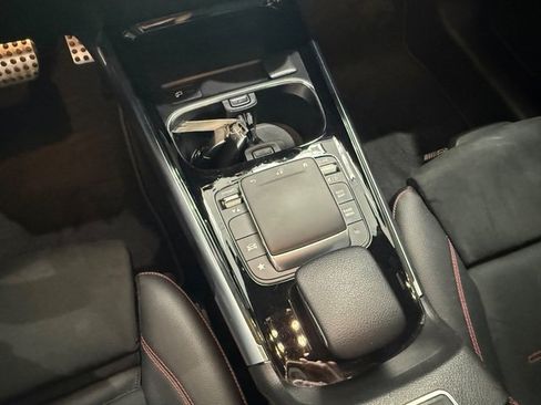 Used 2021 Mercedes-Benz GLB 250 image 14