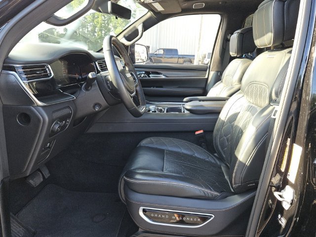 Used 2023 Jeep Grand Wagoneer Series III w/ Rear Seat Video Group 1 AWD/4WD image 10