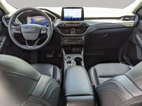 Used 2021 Ford Escape Titanium FWD image 17