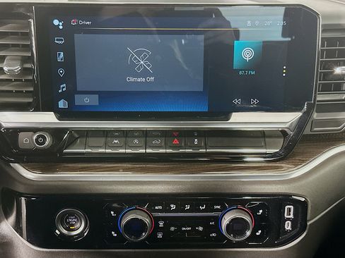 Used 2022 Chevrolet Silverado 1500 LT image 23