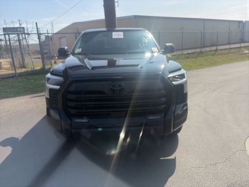 Used 2022 Toyota Tundra SR5 image 2