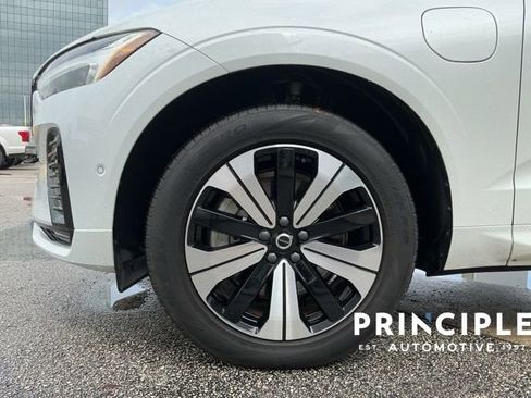 Certified 2023 Volvo XC60 T8 Plus AWD/4WD image 7