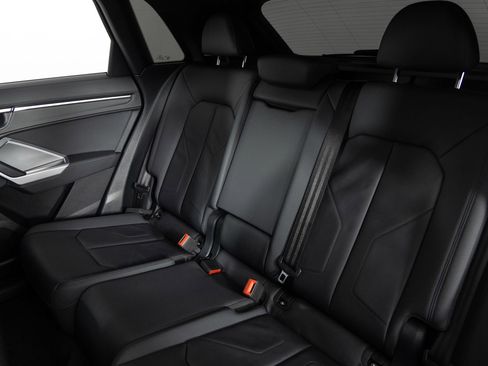 Used 2020 Audi Q3 2.0T Premium Plus w/ Premium Plus Package image 17